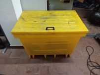 Caixa baterias usadas 220L