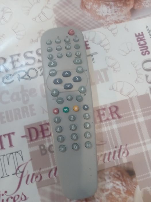 Телевизор и крепление на стену PHILIPS 21"