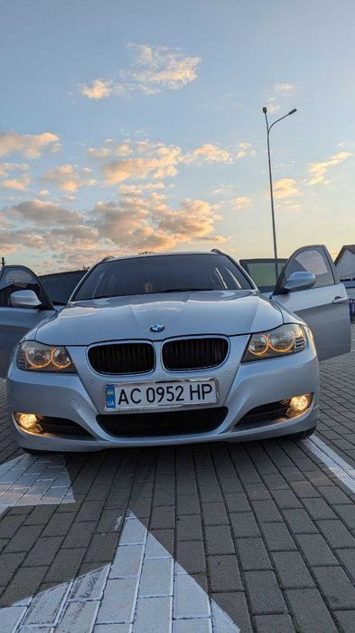Продам  BMW 320i
