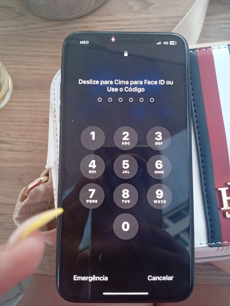 iPhone 11 pro max como novo