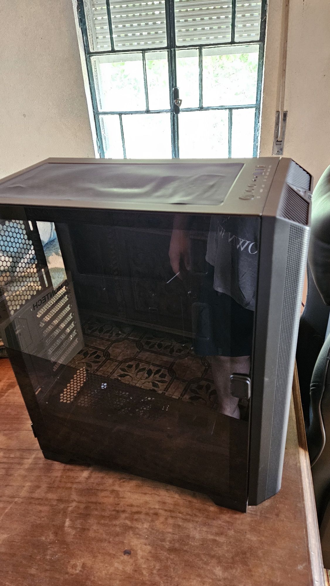 Caixa ATX Montech SKY ONE Lite Vidro Temperado