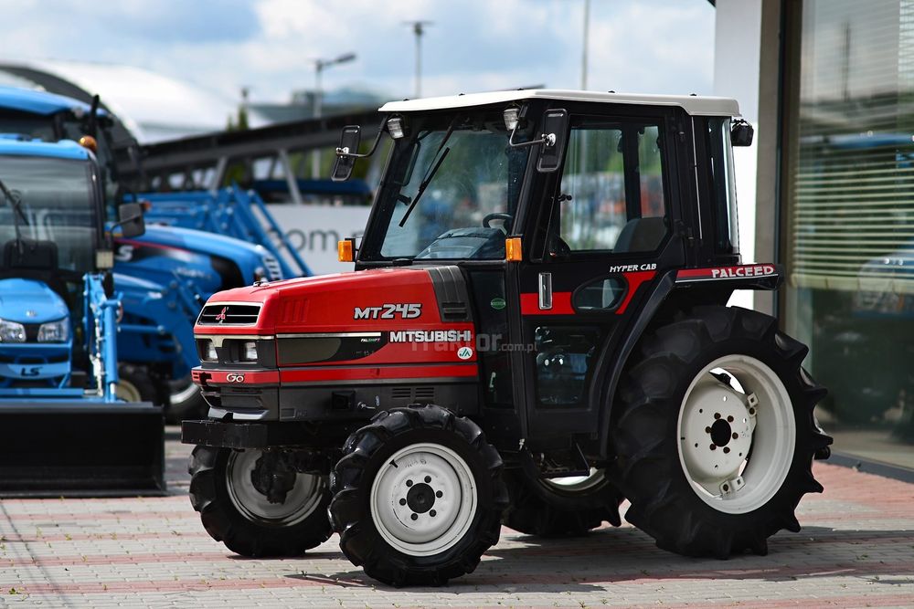 Ciągnik Mitsubishi MT 245 4x4 - 24KM