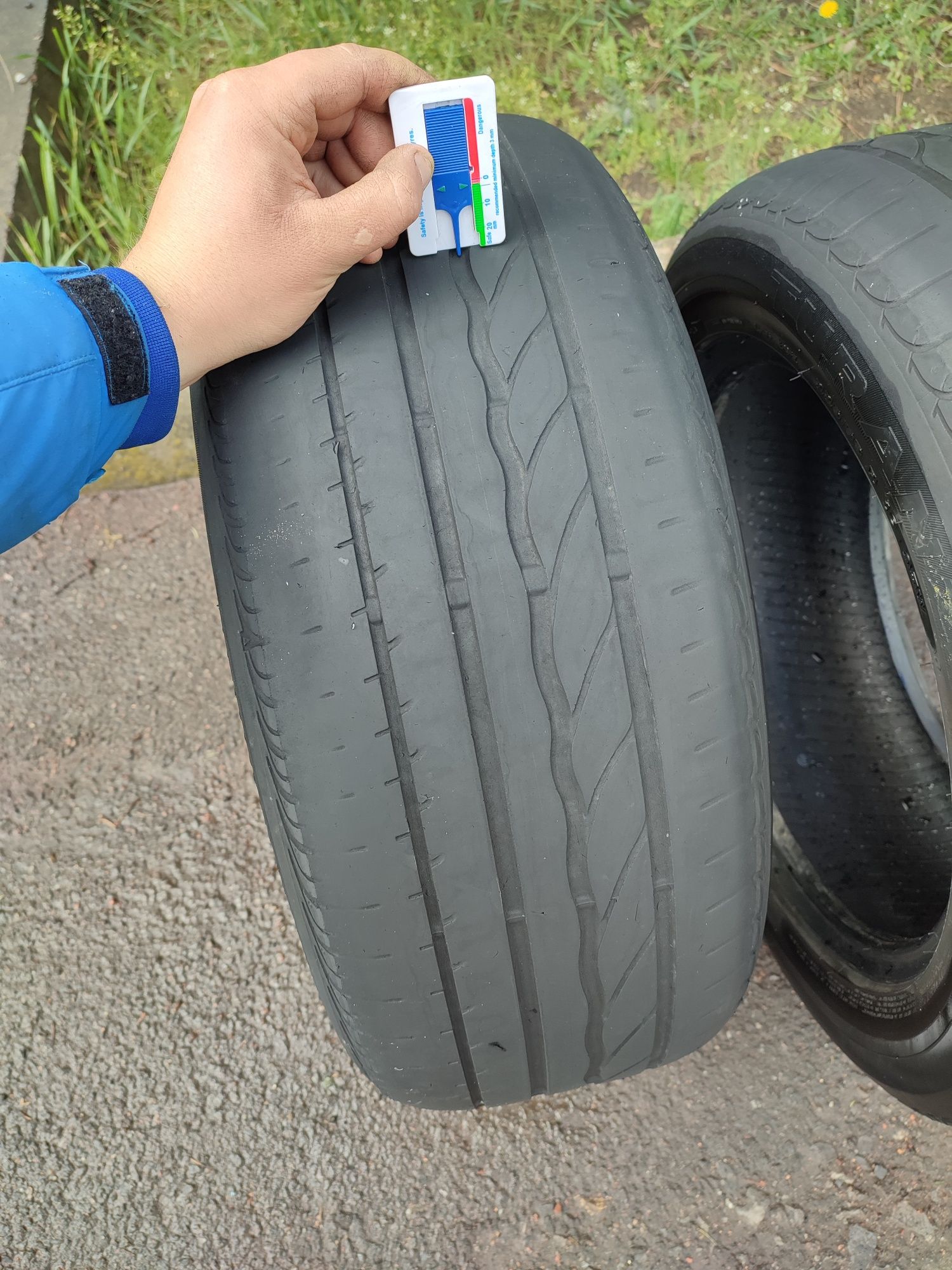 Продам лето Bridgestone 225/55 r16