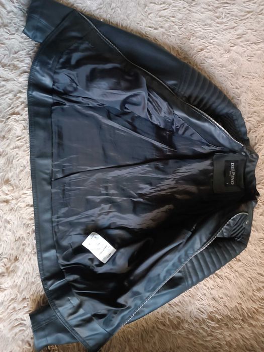 Чоловіча чорна шкіряна ( дуже якісний замінник) куртка