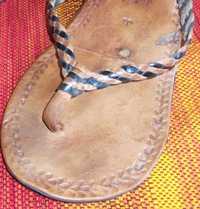 Sandálias castanhas Africanas em pele /African leather sandals – n. 37