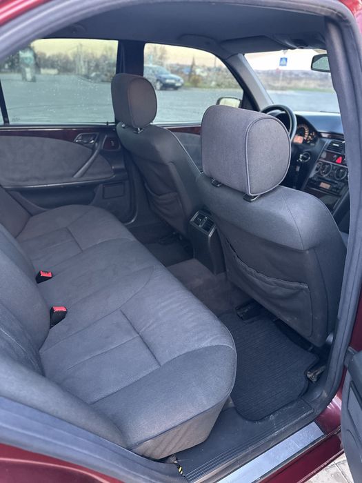 Mercedes-Benz E-Class 2001