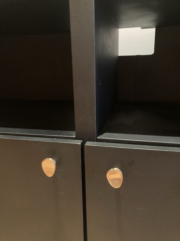 Aparador BESTA IKEA com portas