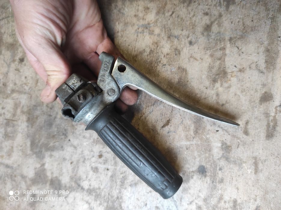 Manetka rączka zmiany biegów motorynka M1 komar korpus klamka 14.115