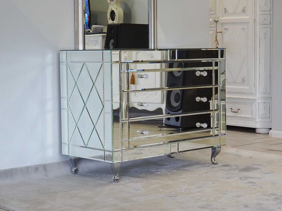 Piękna komoda Glamour , lustrzana z fazami