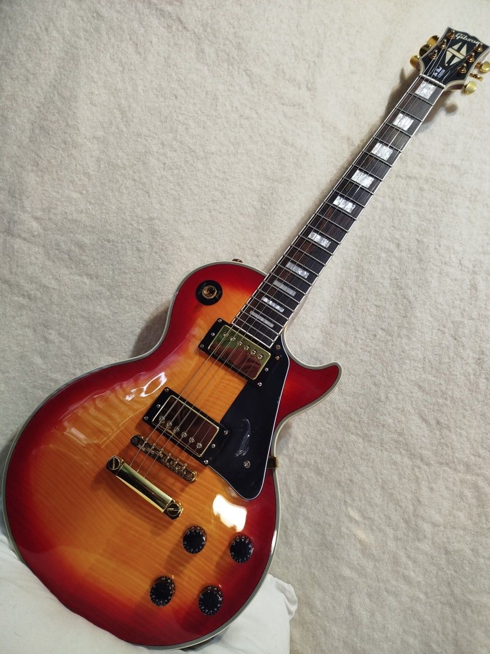 Продається гарна гітара Gibson -,,Custom shop,,
