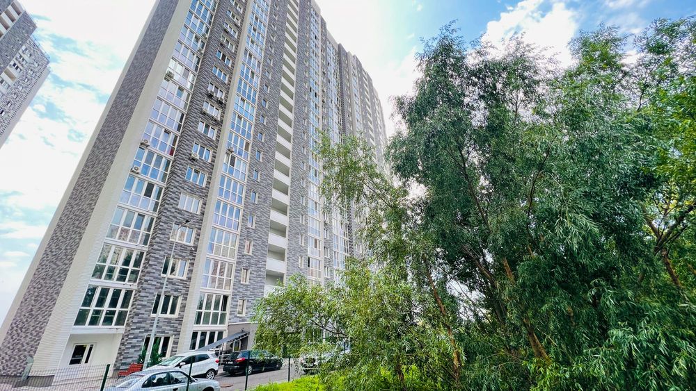 Ревуцького 54-Б, 1-к.кв 47,5м2 з обробкою та видом на озеро, h-2,70