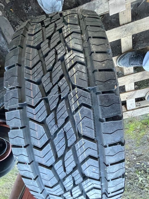 1 opona Continental 275/65/18" rims