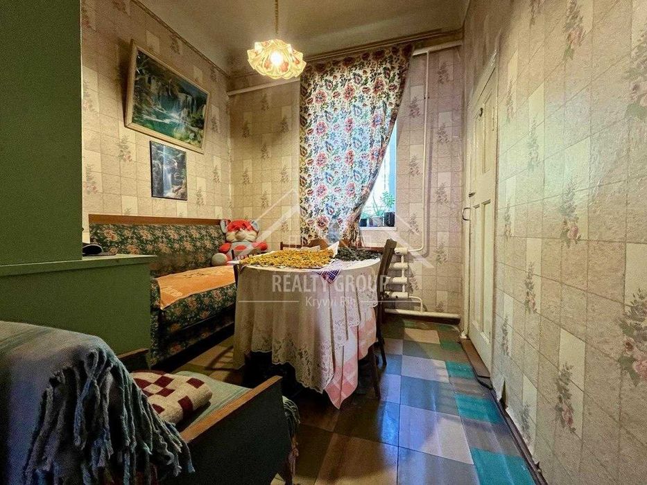 Продаж  просторого будинку Універмаг 44 квартал