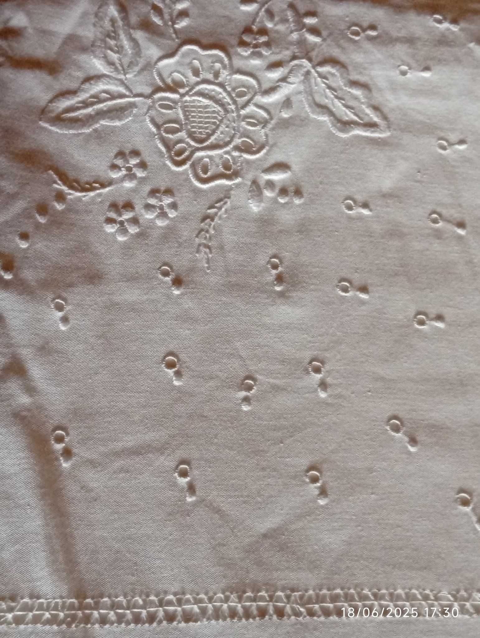 Linhos,  bordados