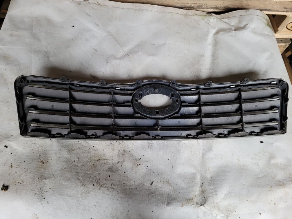 Toyota Avensis atrapa grill