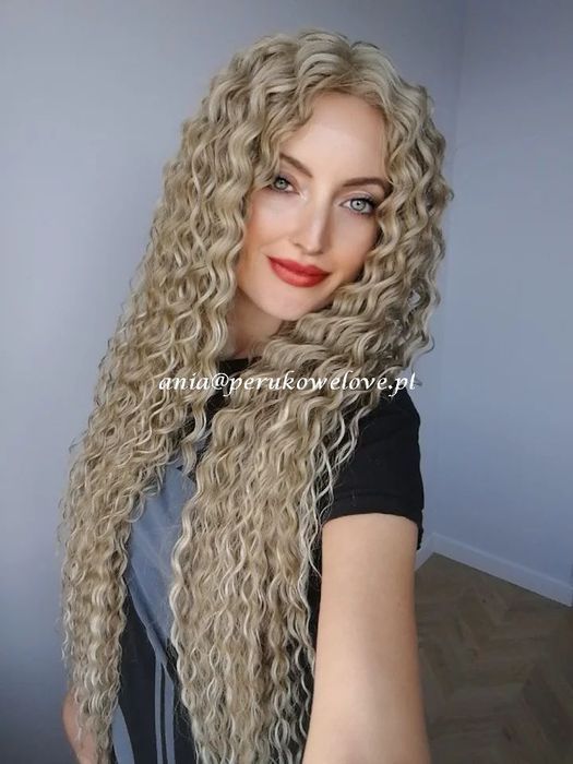 Peruka LACE FRONT blond z refleksami afro loki włosy jak naturalne