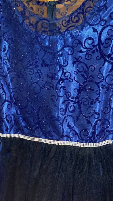 Нарядное платье на девочку (подростка)