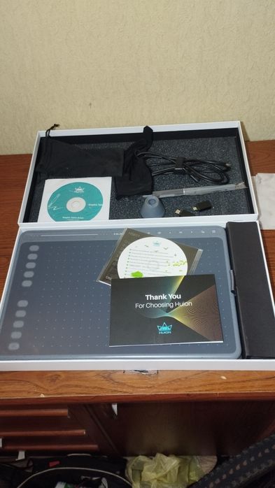 Графічний планшет Huion HS 611