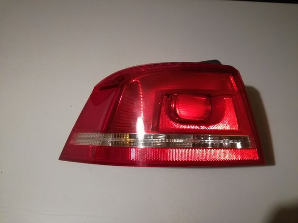 Lampa VW Passat B7 SEDAN lewa tylnia błotnik