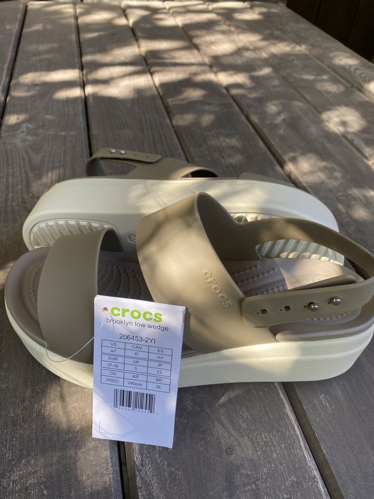 Босоніжки crocs w7