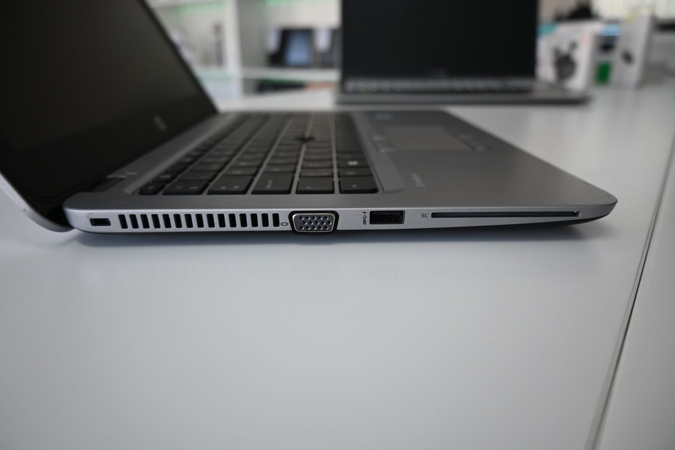 HP EliteBook 820 G3 12.5" | i5 6300U | 8GB ddr4 | 256GB SSD