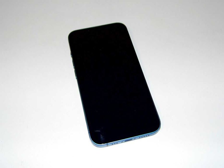 Smartfon Iphone 13 128Gb Kolor niebieski. Stan bardzo dobry