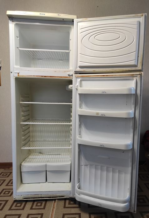 2-х камерний холодильник Днепр у робочому стані