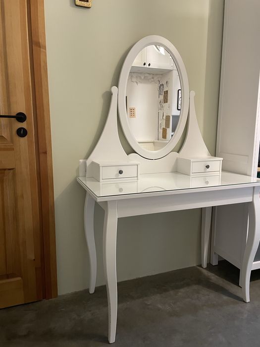 Biała toaletka IKEA Hemnes stolik do makijazu biurko kosmetyczne
