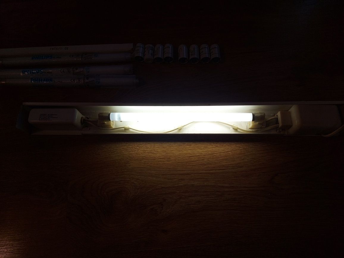 Lampa warsztatowa podszafkowa