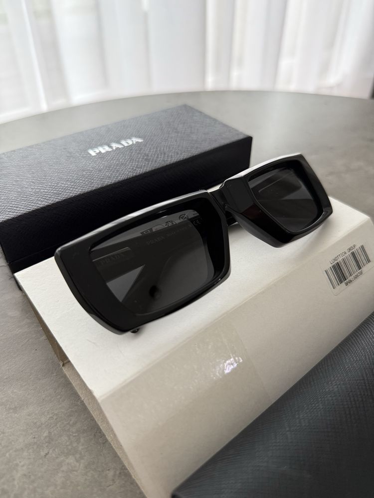 Okulary przeciwsłoneczne PRADA