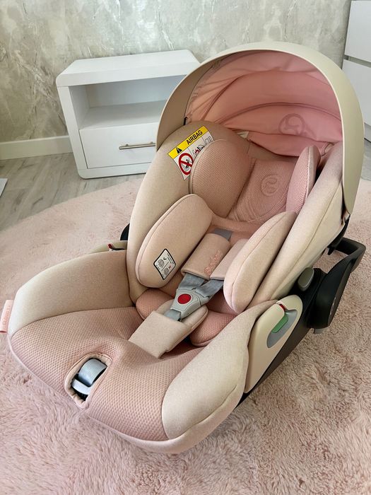 Розкладне автокрісло, найновіша модель Cybex Cloud Т plus i-size