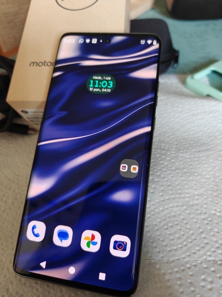 Sprzedam smartfona Motorola edge 40 neo stan bardzo dobry