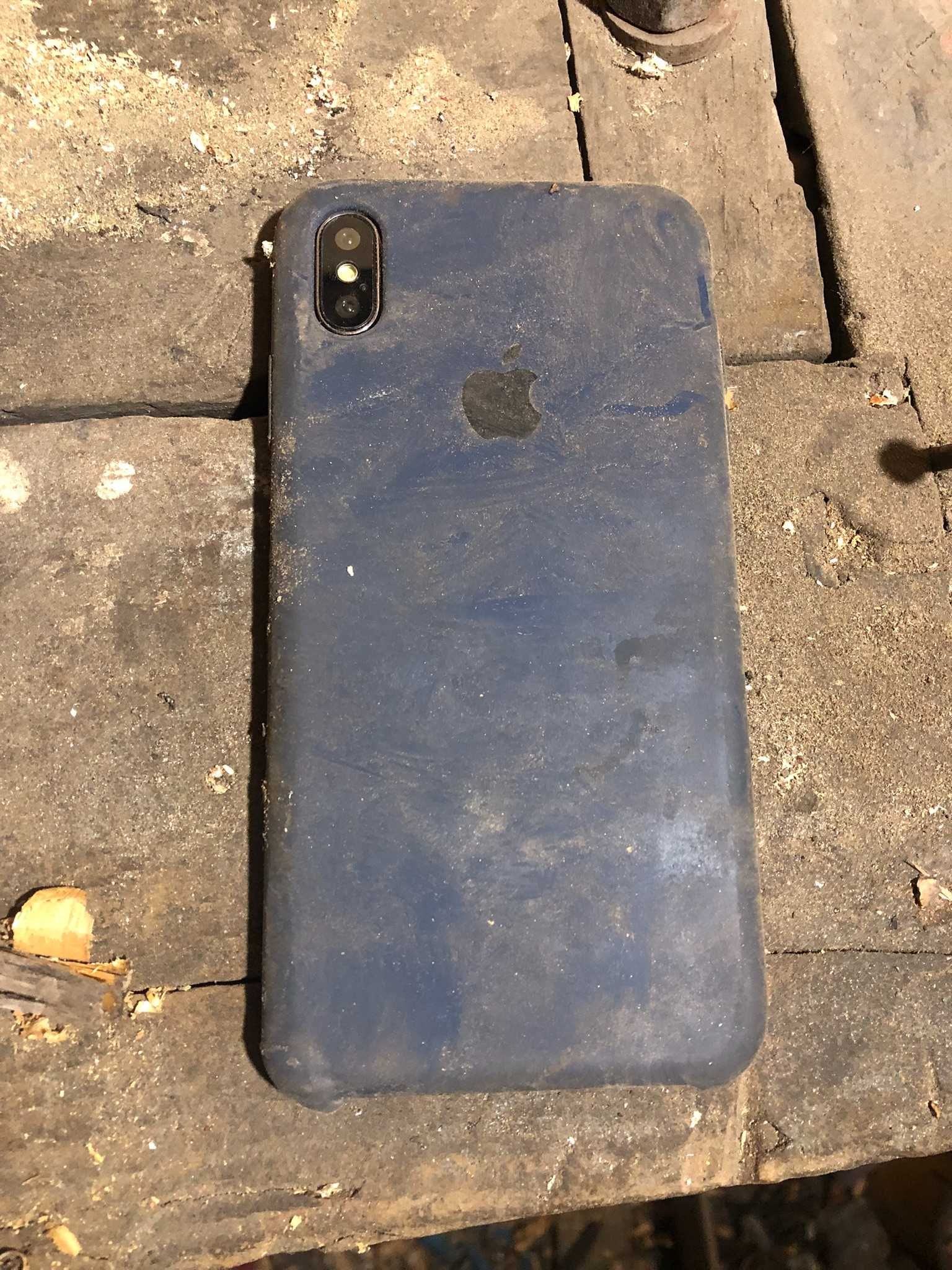 Продам разбитый макет муляж  iPhone Xr