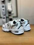 WhiteSilver\NewBalance*Damskie*ModaMR530SG UnisexTrampki.40.5