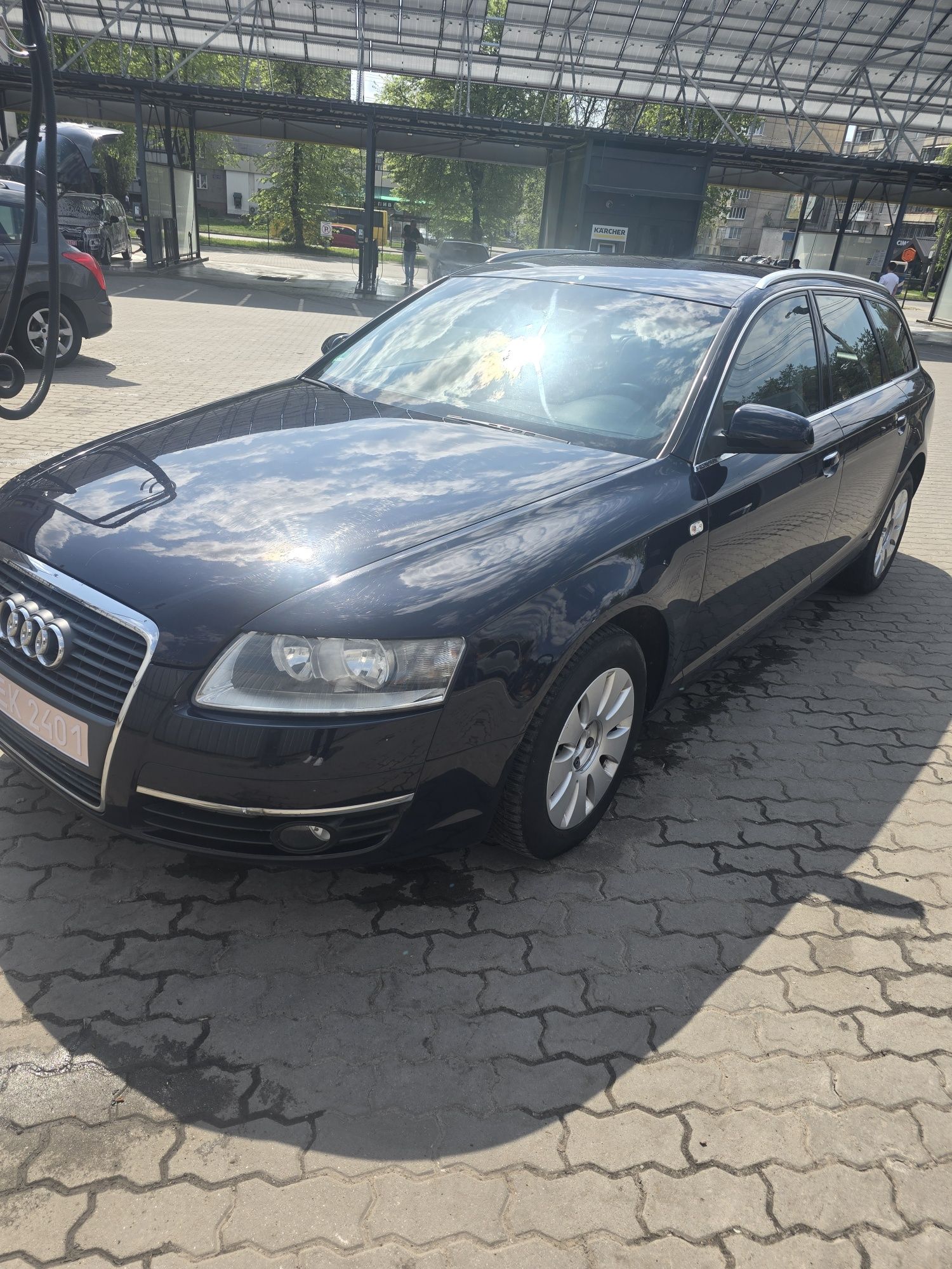 Audi А6 С6
2006.року
2.0 бензин 125кВт-170к.с.
GPS навігація, датчики