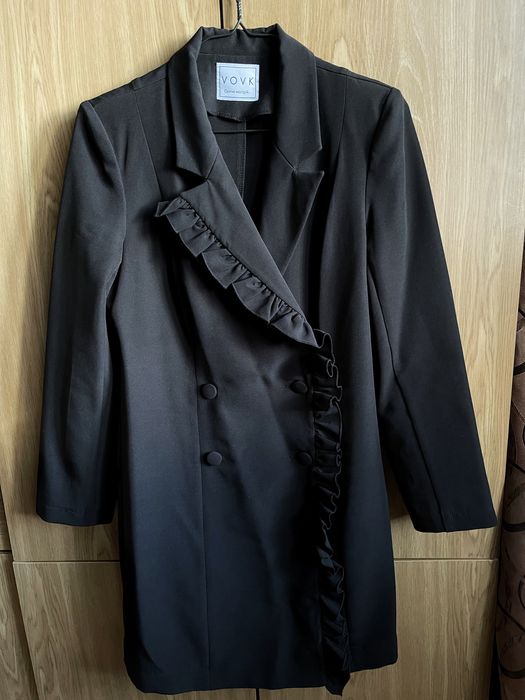Чёрное платье на запах, платье пиджак Vovk