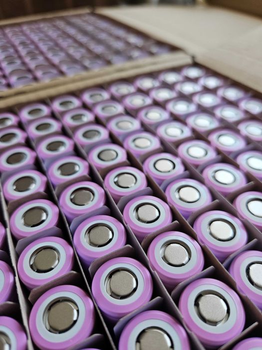 Nowe ogniwa Samsung 35e 18650 ( lg mj1 21700 vtc5a 32e panasonic lg )