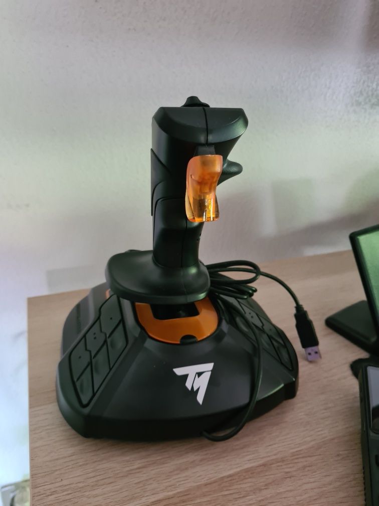 Thrustmaster T.16000