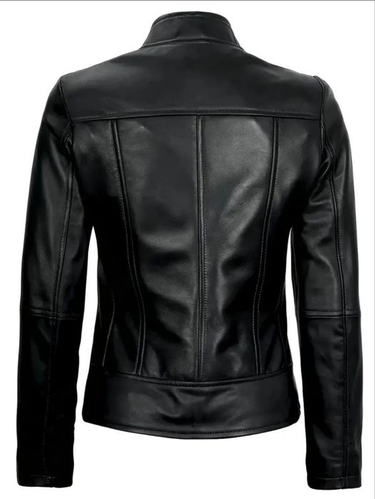 Жіноча куртка демісезонні,  нова. Не підійшов розмір