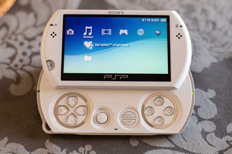 PSP Go Branca c/Carregador