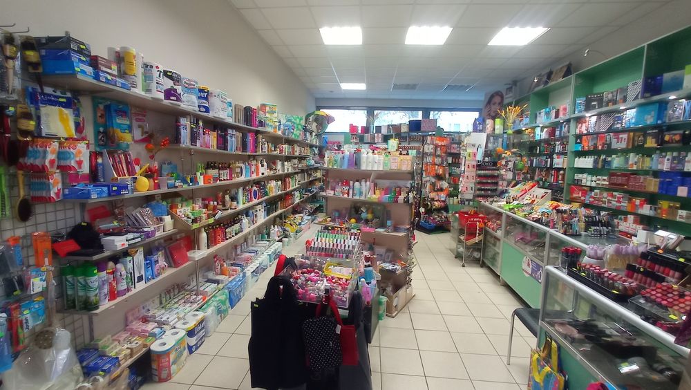 Meble sklepowe z drogerii sprzedam