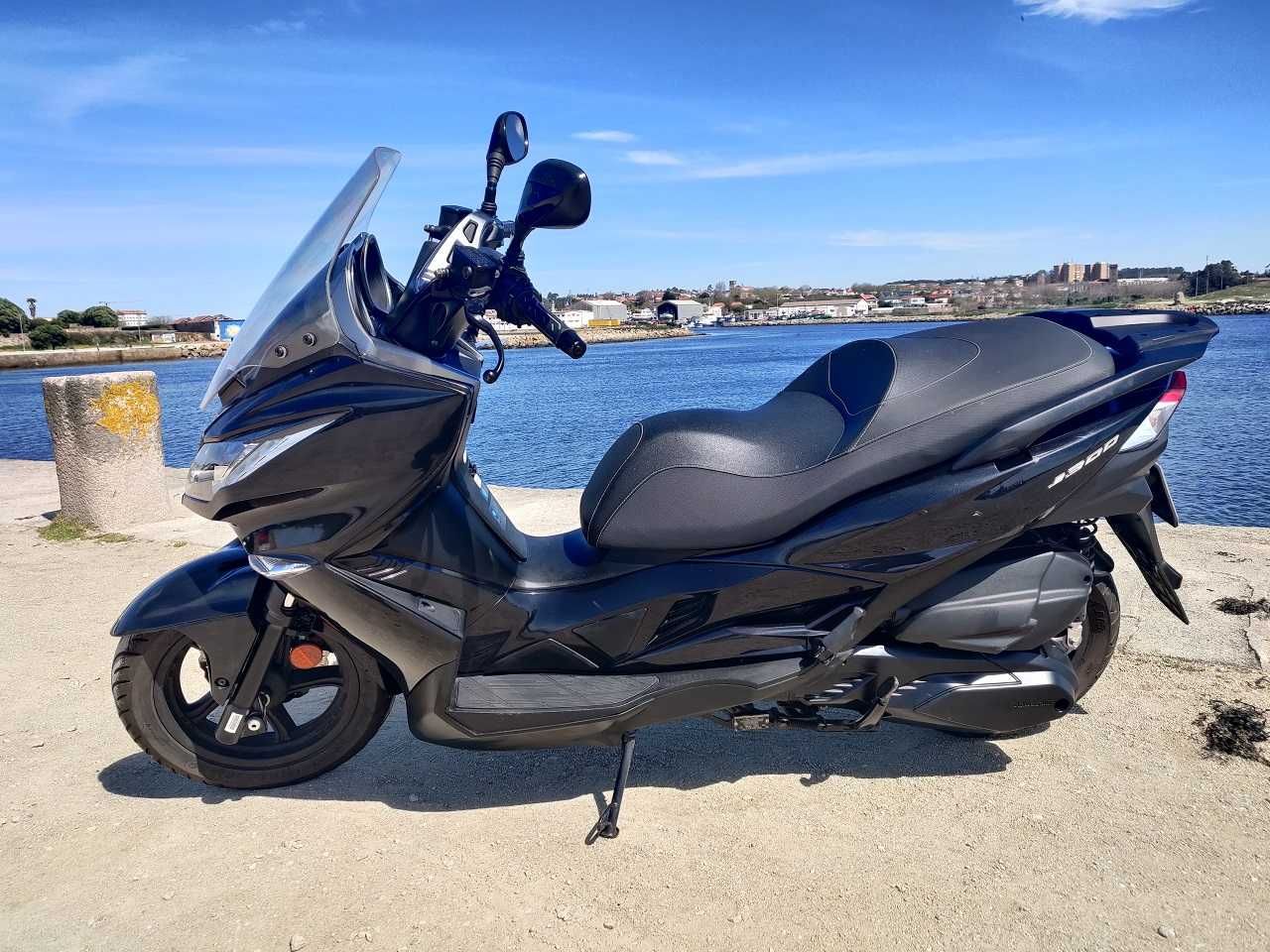 Kawasaki J300 ABS