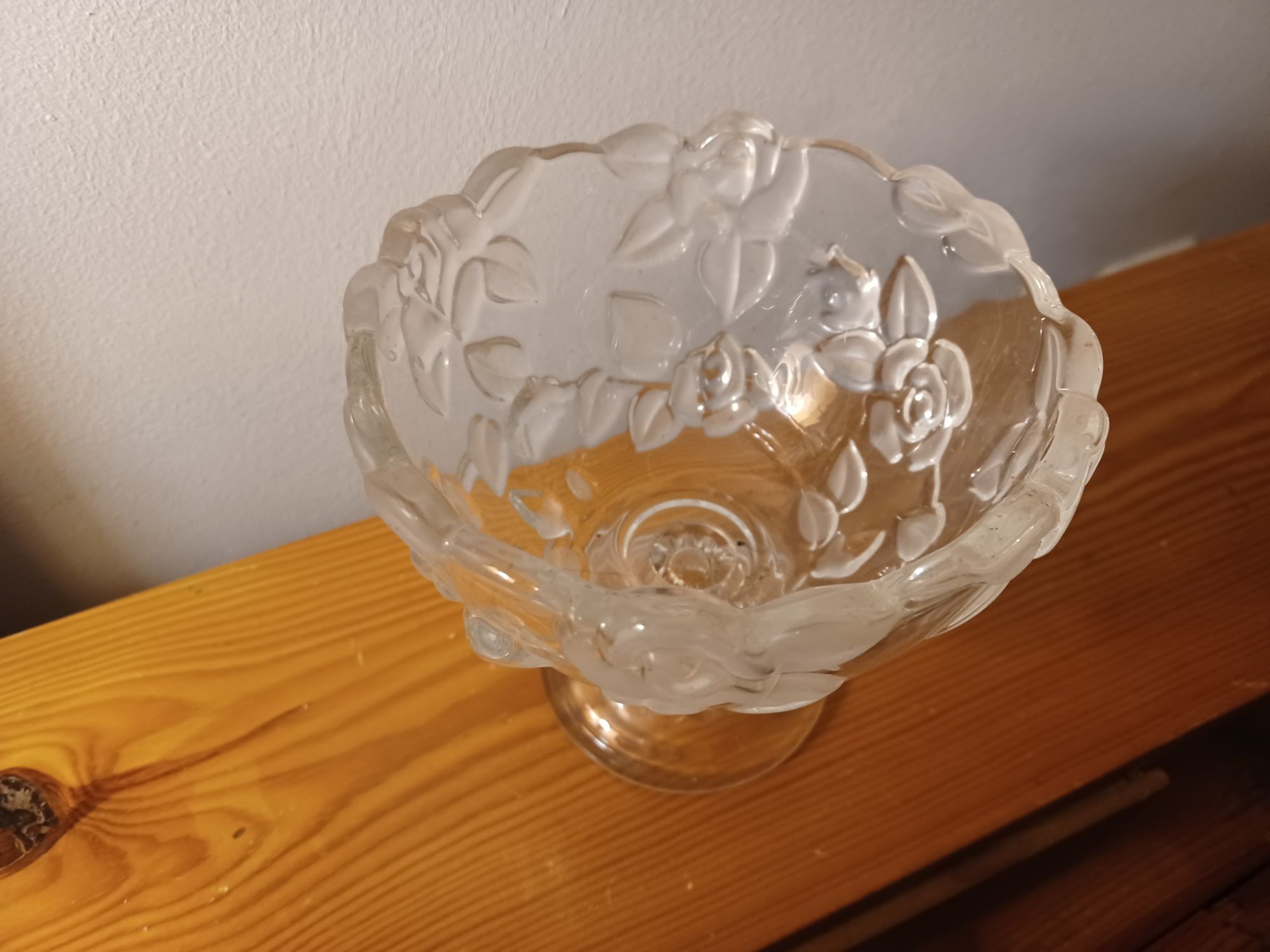 Taça em vidro trabalhado