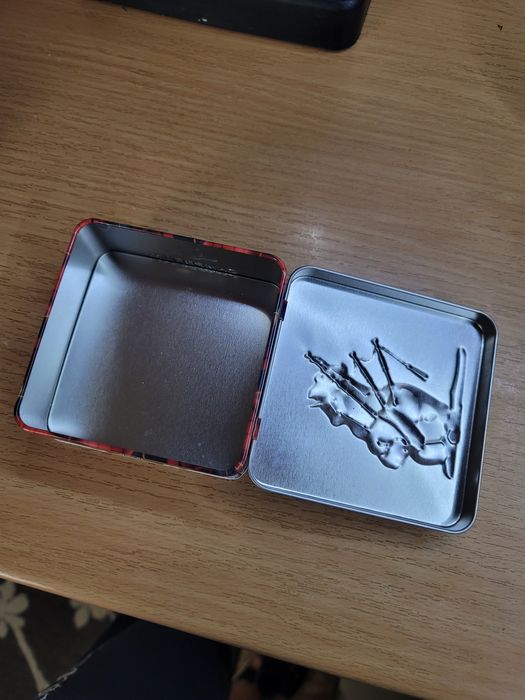 Жестяні коробочки з під чаю...