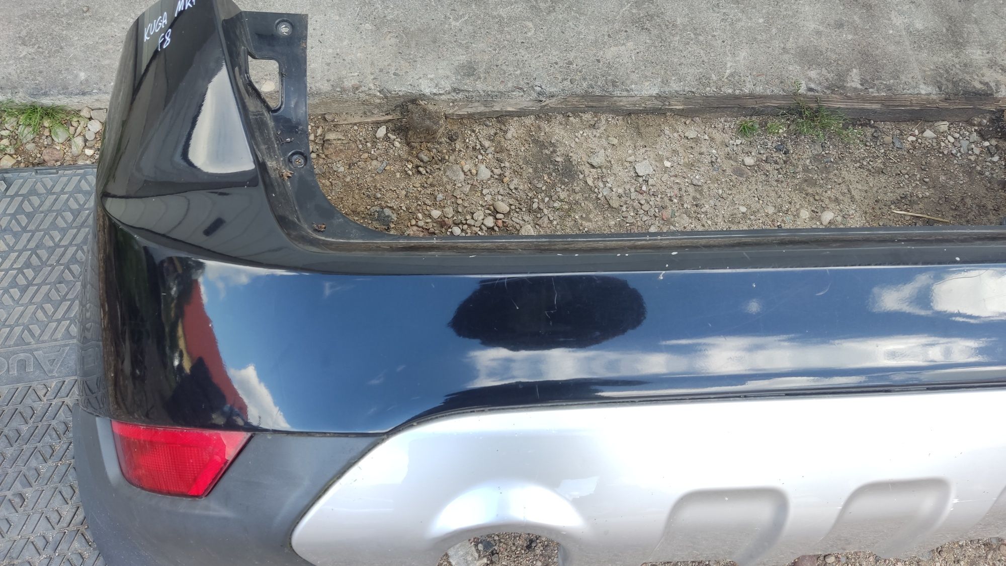 Zderzak tył tylny ford Kuga mk1 kod lakieru f8