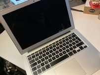 Macbook Air A1466 używany