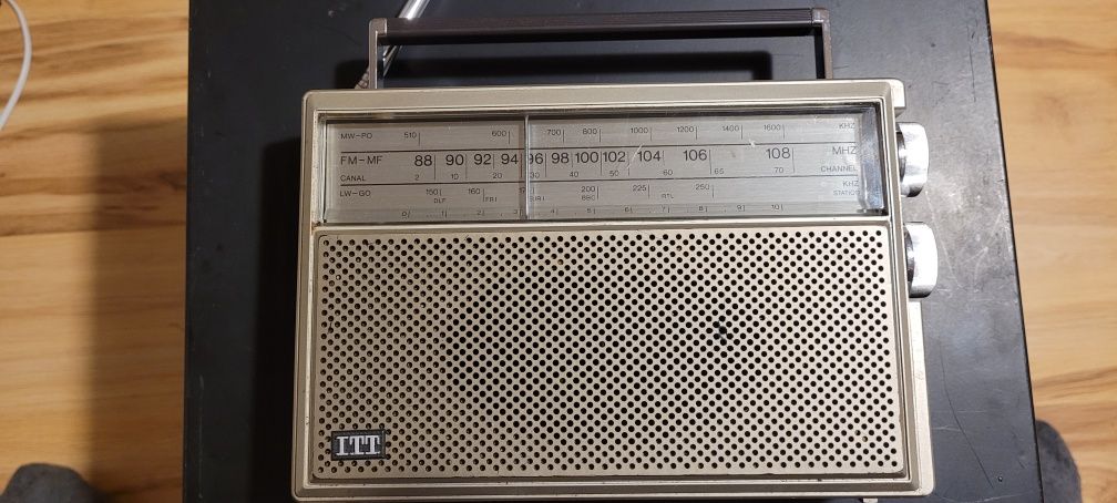 ITT TINY 200 am-fm receiver