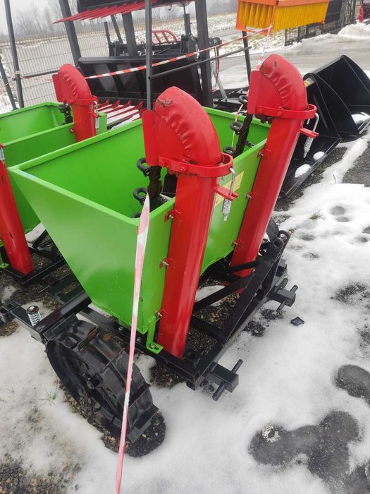 Solidna nowa Sadzarka do ziemniaków nowa solidna dwurzędowa