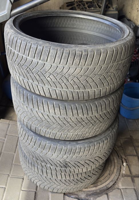Зимня резина: Goodyear UltraGrip Ice 2+ 235/35 R20 92T XL FP. ТОРГ!