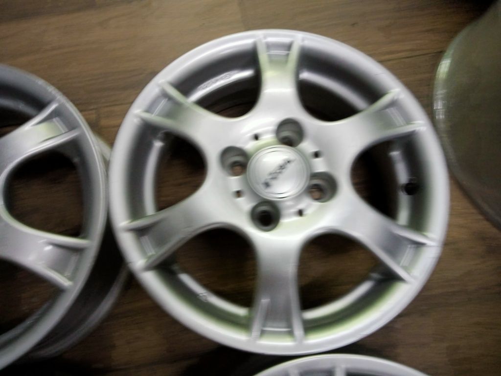 4/100 r14 et43 Renault Fiat Opel 5.5J